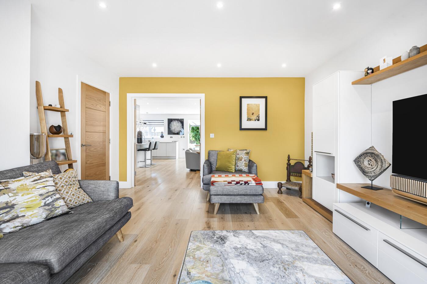 3 bed property in Flint Close, Henley-On-Thames